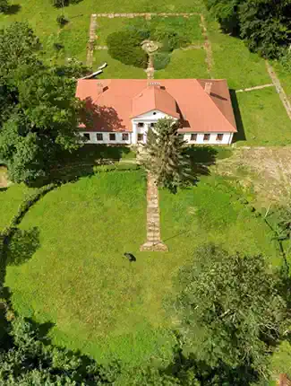 Belle maison de maître à Rożnów - libre de droits, Rożnów, Petite-Pologne