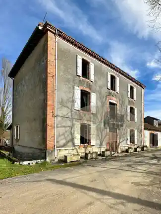 Grande Demeure près de Boulogne-sur-Gesse, nombreuses dépendances