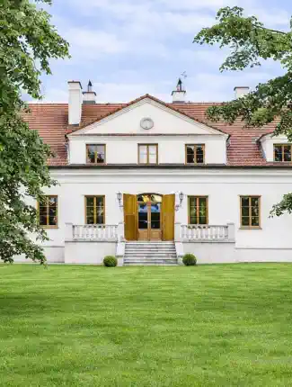 Manoir du XIXe siècle avec parc paysager de 6 hectares au nord de Varsovie, Strzegocin, Mazovie