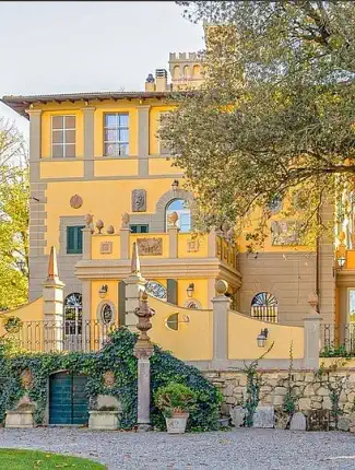 Demeure avec galerie d’art, fresques et 25 hectares de forêt, Tripalle, Toscane