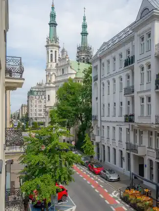 Appartement de trois pièces dans un immeuble de rapport historique, Warszawa, Mazovie