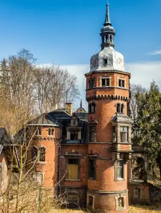 Demeure "Villa Konrad" à Nowa Ruda - prise de participation dans une société