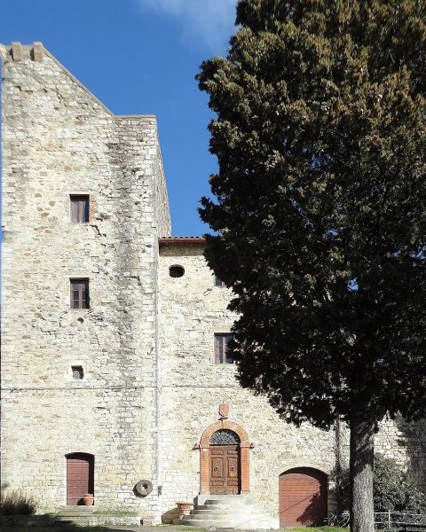 Châteaux médiévaux à vendre en France, en Italie et en Allemagne