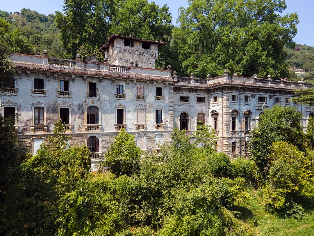 Anciennes Villas à Vendre sur le Lac Majeur